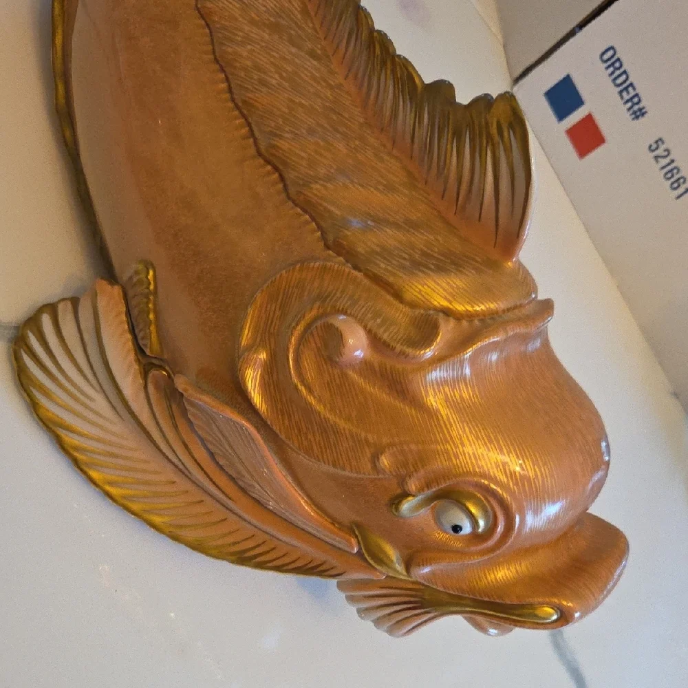 Elegant Gold and White Fish Figurine.for OGGETTI.